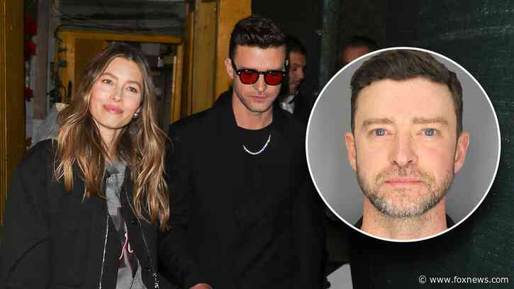 Jessica Biel supports Justin Timberlake at concert following DWI arrest
