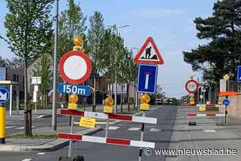 Amper een jaar na onderhoudswerken moet asfalt op Herseltsesteenweg alweer vernieuwd worden