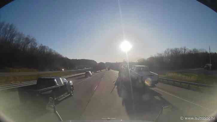 Video: focus op de smartphone, niet op de weg