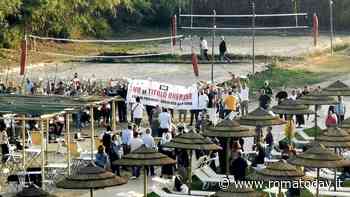Nuove licenze a pagamento, i sostituti alla guida taxi contestano Gualtieri e lui promette un incontro