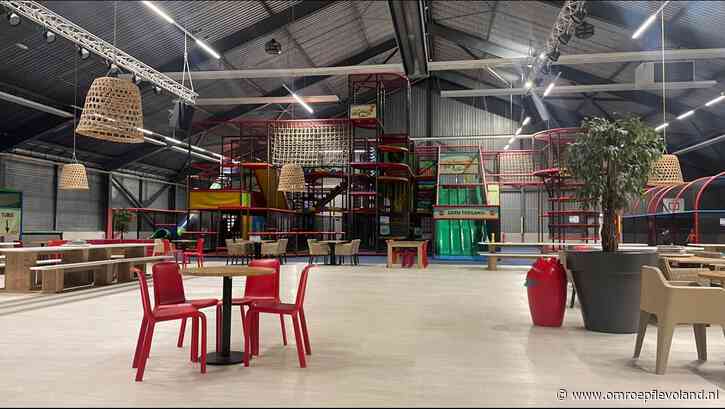 Dronten - Zwembad en binnenspeeltuin urenlang dicht door stroomstoring in Dronten