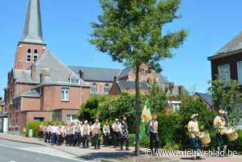 Nederlanders maken grote intocht in Retie: “Om kaarsje te laten branden in kapel van Werbeek”