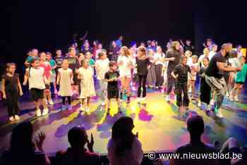 Kinderen J@M geven het beste van zichzelf tijdens jaarlijkse Talentenshow: “Dit keer staken we het in een Europees kleedje”