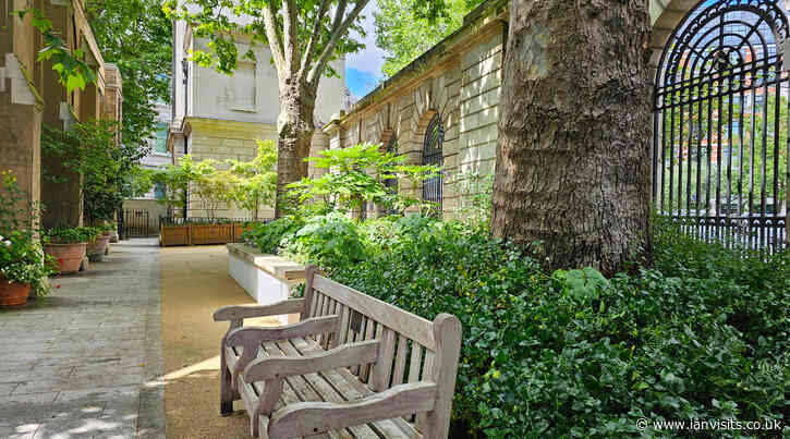 London’s Pocket Parks: Princess Alice Garden, EC1