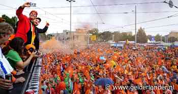 Klatsch in die handjes! Snollebollekes knalt Duitse versie van Links Rechts online