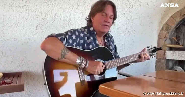 L’omaggio di Cristiano De André al padre Fabrizio: “La canzone di Marinella” in versione acustica – Video