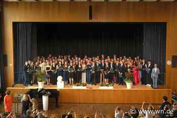 Entlassfeier der Abiturientia 2024: „Wir verlassen Schillers Anstalt“