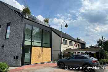 Auto rijdt binnen bij kinesist in Bolderberg: “Vijf minuten later en het was een ramp”