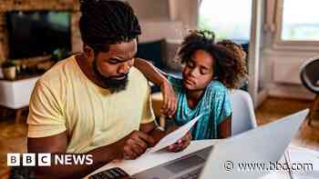 Incomes have risen 'at a crawl' says think tank