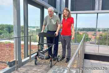 AZ Alma leert revaliderende patiënten opnieuw stappen op dakterras: “We zien de mensen meteen opfleuren”