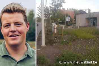 Aanleg voortuin gemeentehuis blijft onder vuur liggen