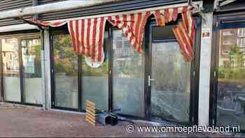 Almere - Broodjeszaak Almere flink beschadigd door explosie