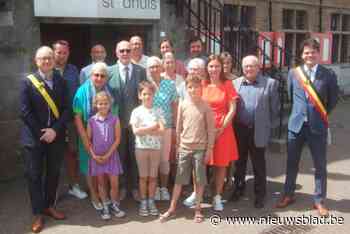 Cupido schoot raak op de autoscooter van het Van Beverenplein