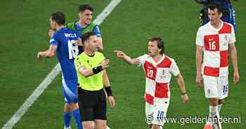 Domper voor Danny Makkelie: UEFA stuurt Nederlandse scheidsrechter naar huis