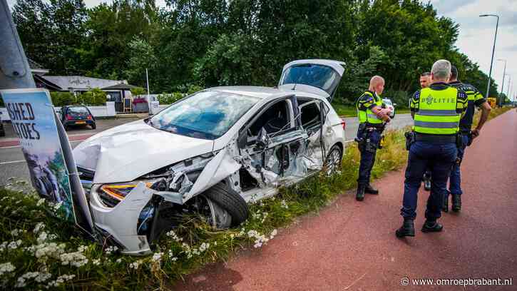 Man crasht na wilde achtervolging tegen lantaarnpaal