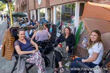 Ouders kamperen aan Sint-Jozef in Kontich: “We zien ook die rij aangroeien, maar kunnen dat niet vermijden”