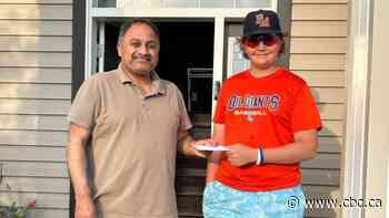 Alberta driver lauded for keeping young baseball team safe when their bus was struck by lightning