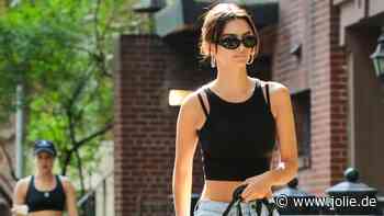 Kurze Jeans müssen im Sommer diese Länge haben, um Trend zu sein – laut Emily Ratajkowski