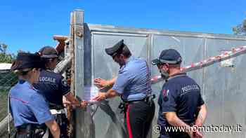 Una famiglia ha occupato una villa costruita abusivamente in un terreno comunale