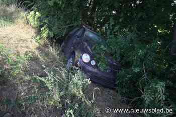 Bestuurder gekneld nadat hij in berm van A19 belandt: man naar ziekenhuis gebracht