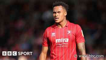 Midfielder Bonds joins Fleetwood from Cheltenham