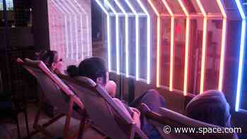 'Stellar tanning salon' brings light of alien suns to Earth