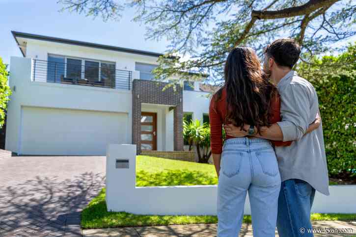 Majority of young voters say it's harder to buy a house, raise a family: poll