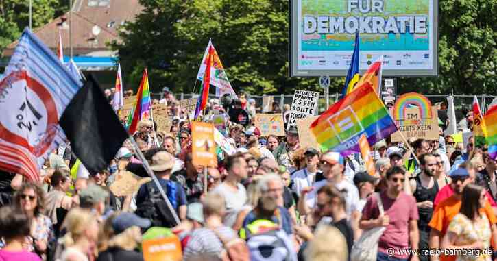 Blockaden und bunte Demo: Essen protestiert gegen die AfD