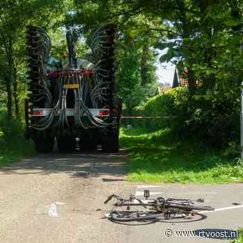 Fietser (18) die in Enschede onder trekker kwam overleden