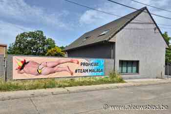 Blotte billen verrassen trouwkoppel