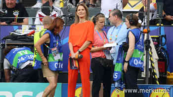 Verwunderung über Katrin Müller-Hohensteins Outfit bei DFB-Spiel: Hat sie das nicht gemerkt?