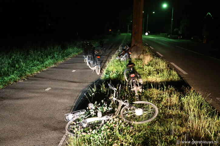 Groep fietser aangereden door scooter, meerdere gewonden