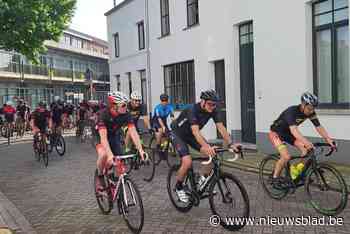 Olivia Classic zet massa op de fiets voor goede doel