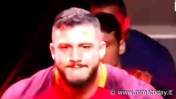 Mattia Faraoni sale sul ring con la maglia di Totti e difende il "suo" titolo mondiale Iska