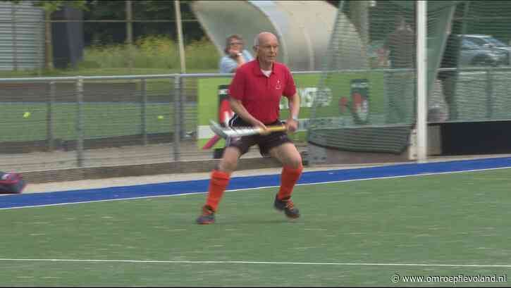 Lelystad - Henk Kwast (89) wil zo lang mogelijk blijven hockeyen: 'Zo lang mijn lichaam het toelaat'