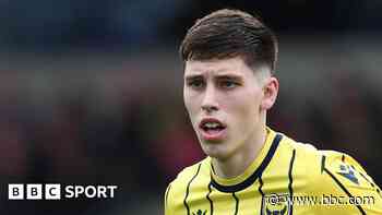 Salford complete loan deal for Oxford's Negru