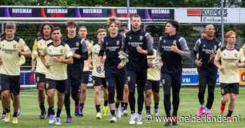 De eerste training van Vitesse, tussen hoop en vrees: ‘Je hoopt dat Reijntjes zo het veld op loopt en zegt dat de licentie binnen is’