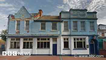 Plans approved to replace crumbling pub with flats
