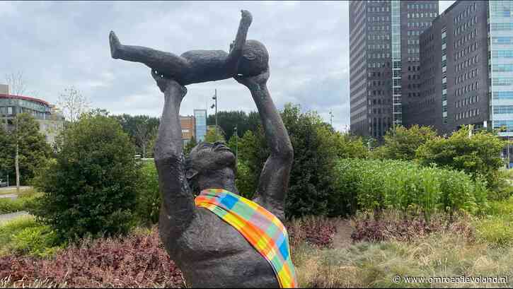 Almere - Kijk terug: Keti Koti herdenking in Almere