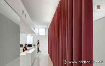 Southwest Breast and Aesthetics Medical Office / Wendell Burnette Architects