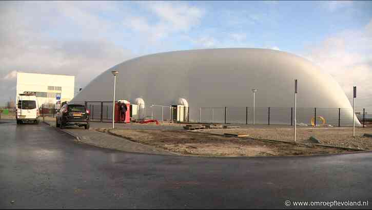 Almere - Opblaasbare sporthal van gemeente Almere te koop