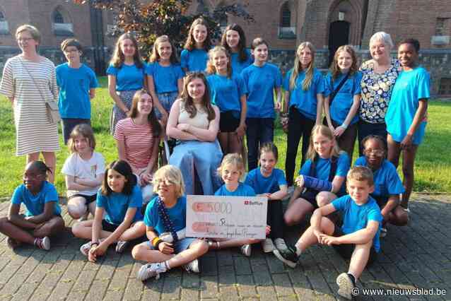 Kinder- en jeugdkoor Bevegem schenkt 5.000 euro aan “Stappen voor een droom”