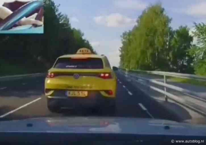 Video: ID4-taxi doet een brakecheck