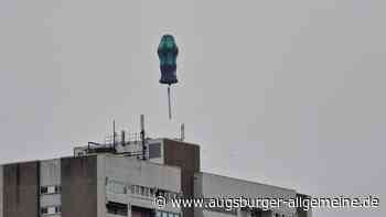 Fahrt über Augsburg: Was es mit dem Schraubendreher-Heißluftballon auf sich hat