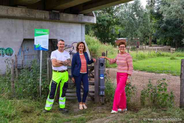 Stad plaatst op vier locaties hondenpoepbuizen