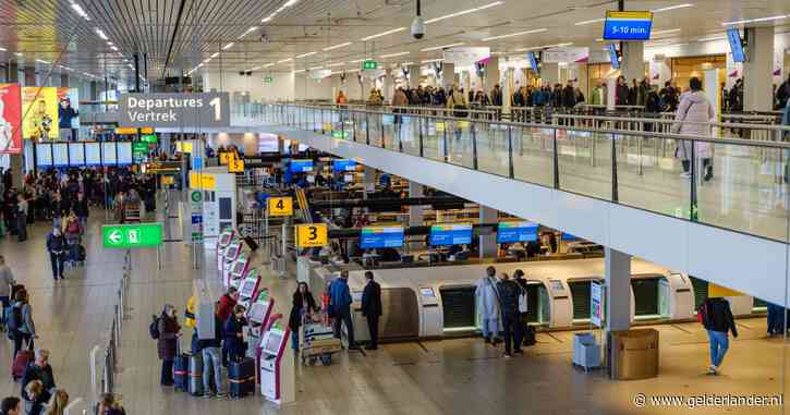 Cateraar Schiphol woest: stelende chauffeur (63) die trolley openbrak mag terugkomen na vonnis rechter