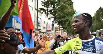 Biniam Girmay boekt zege met historische waarde voor Afrika: ‘Bleef er ondanks de obstakels in geloven’