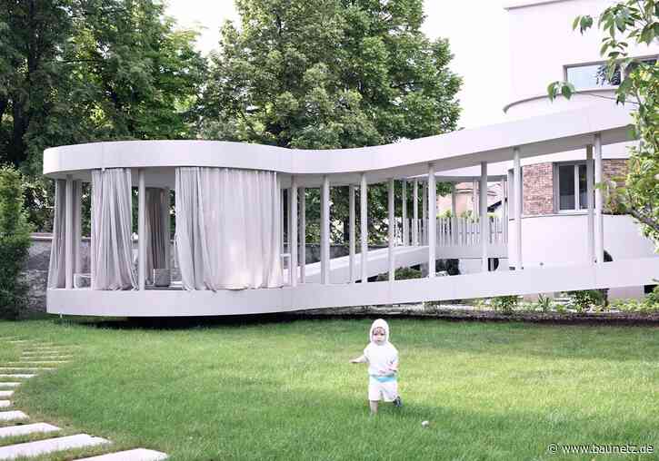 Extraschleife im Garten
 - Wohnhauserweiterung in Ljubljana von OFIS Arhitekti