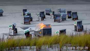 Schräge Übernachtungen: Ankerboje und Pipowagen