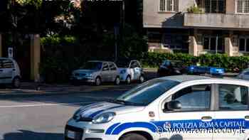 Trastevere, rintracciato il tassista abusivo che travolse dei tavolini di un ristorante